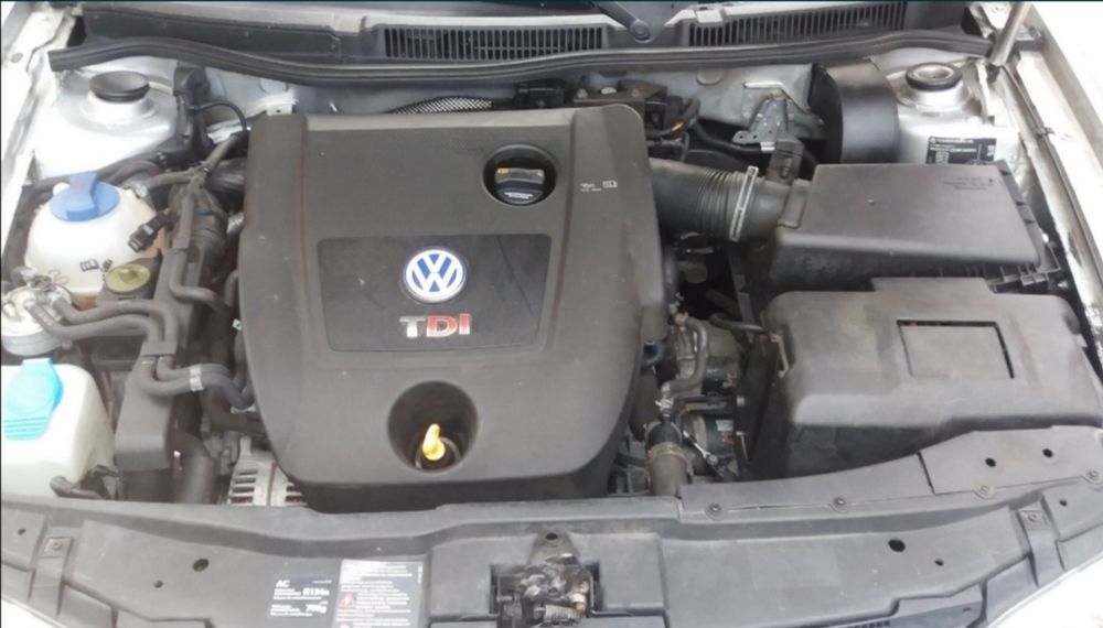 Aripa dreapta spate vw golf 4 bora break variant combi