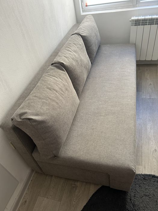 Разтегателен диван