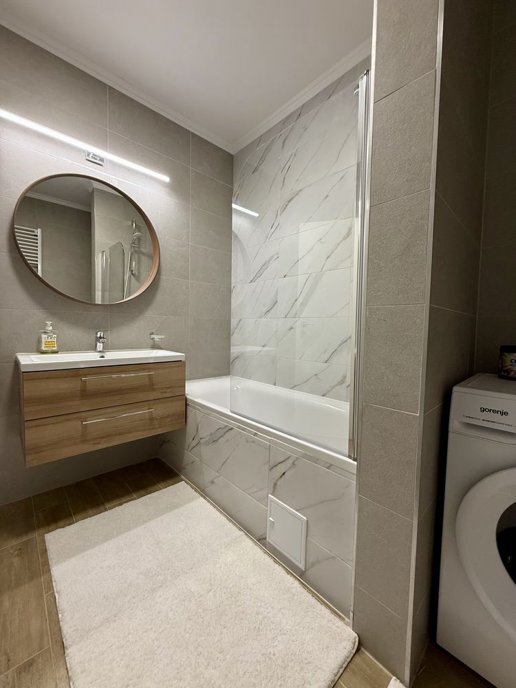 Proprietar, închiriez apartament 3 camere, zona Tractoru