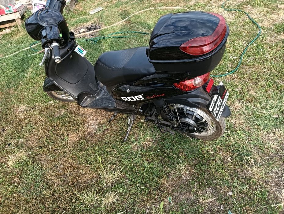 Vând scuter rdb.