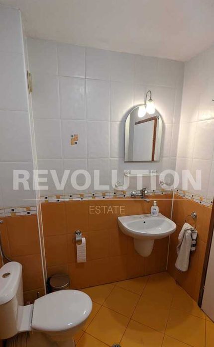 Дава се под наем Многостаен апартамент в Варна, Колхозен пазар - 160 кв.м за 500 € - Снимка #9