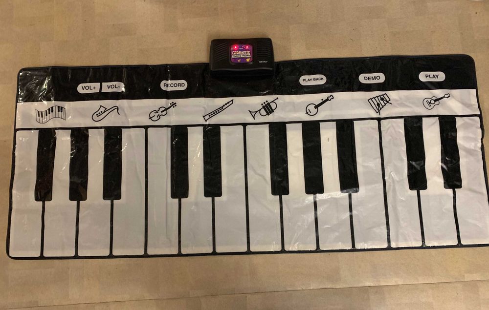 Gigantic keyboard playmat напольный электронный коврик пианино
