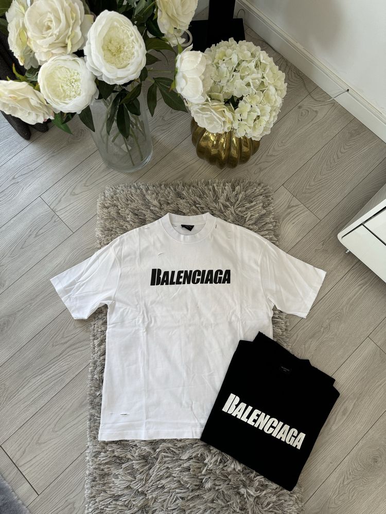 Tricou Balenciaga colectia noua