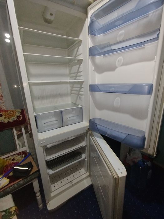 Продам рабочий холодильник
