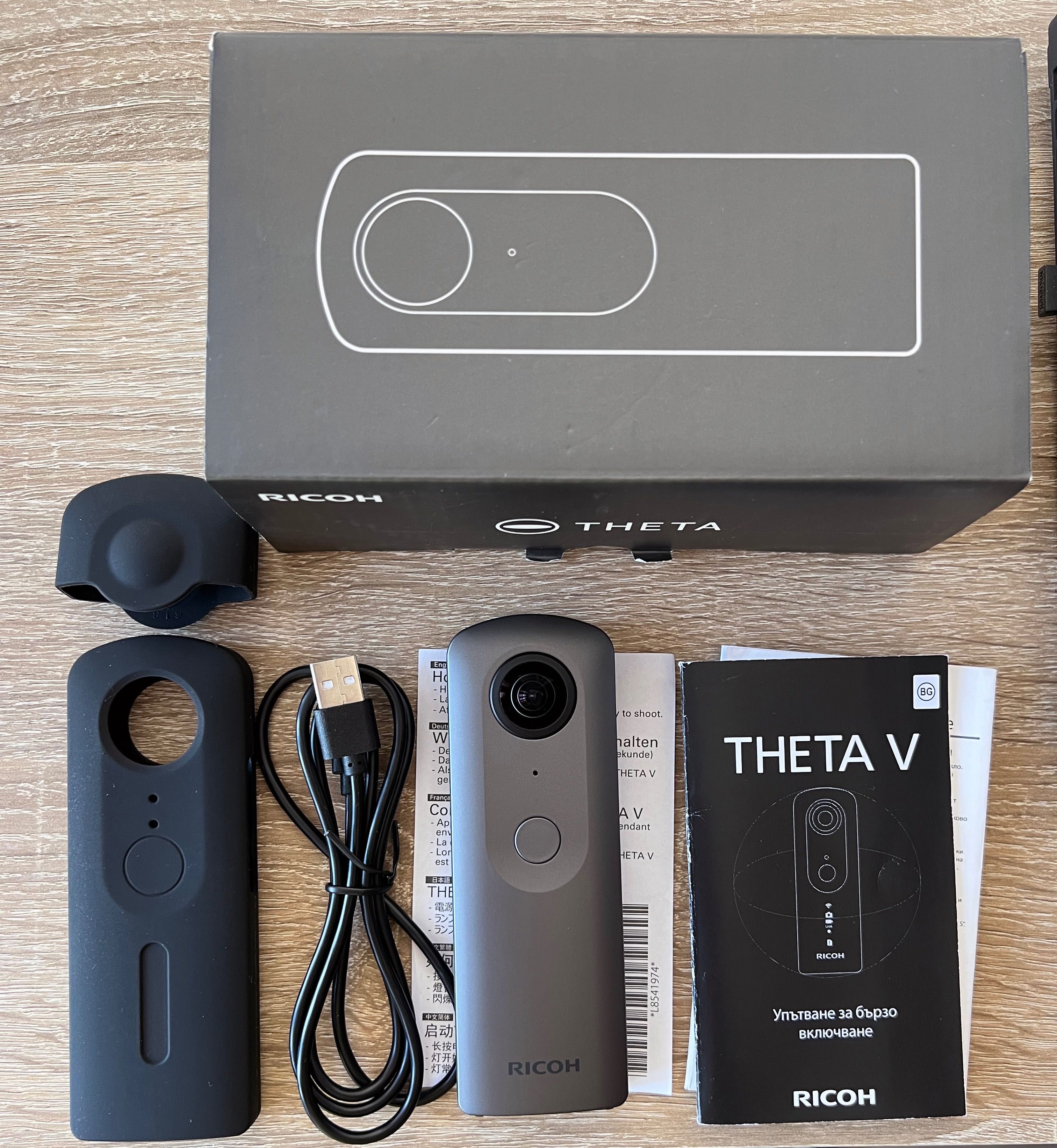 360 градуса камера Ricoh Theta V + силиконов калъф