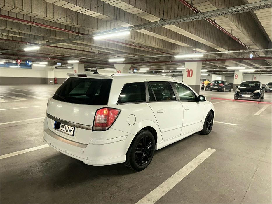 Vand Opel astra h 2010 Functioneaza impecabil nu prezintă probleme