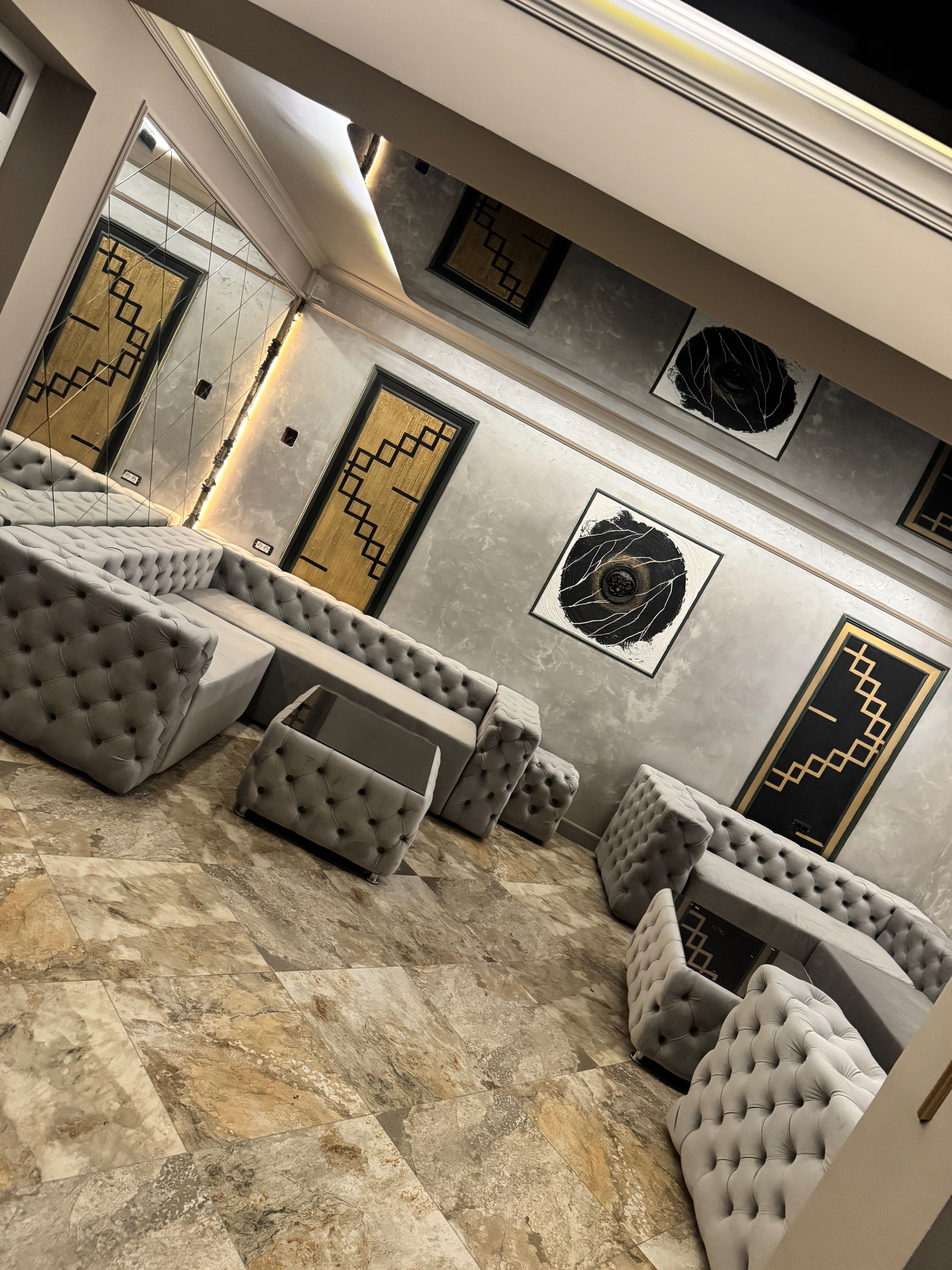 Vila de închiriat pentru/petreceri private/zile de naștere/cununie/etc