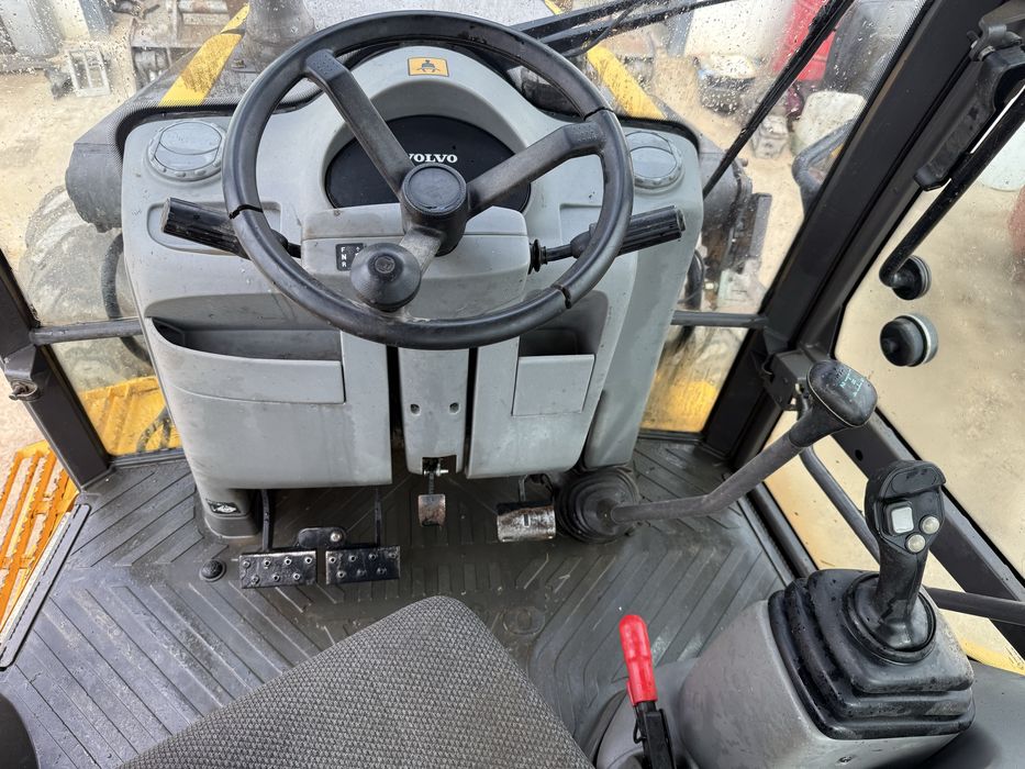 Buldoexcavator Volvo BL 71 4x4