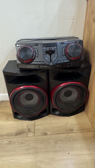 Музыкальный центр LG