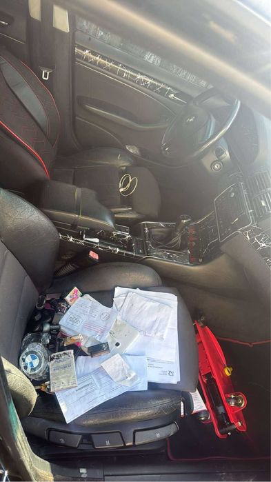 Dezmembrez bmw e46 sau vand intreg