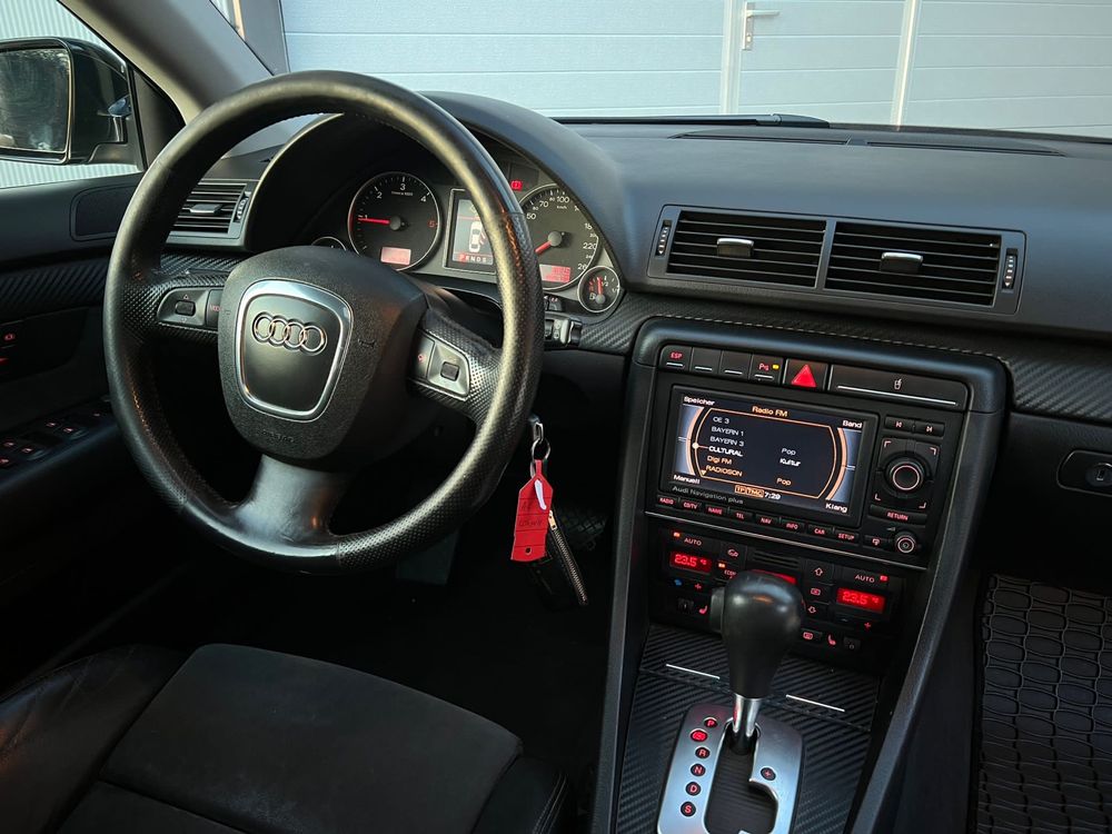 Audi A4 2.0 TDI Xenon/ Navi/PDC/Webasto