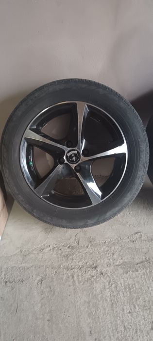 Jante în 4 prezoane aliaj 16 cu cauciuc Bridgestone