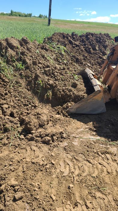 Ofer pamant vegetal,se plateste doar transportul,sau doar incarcarea