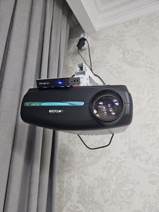 Проектор оригинал брали дорого