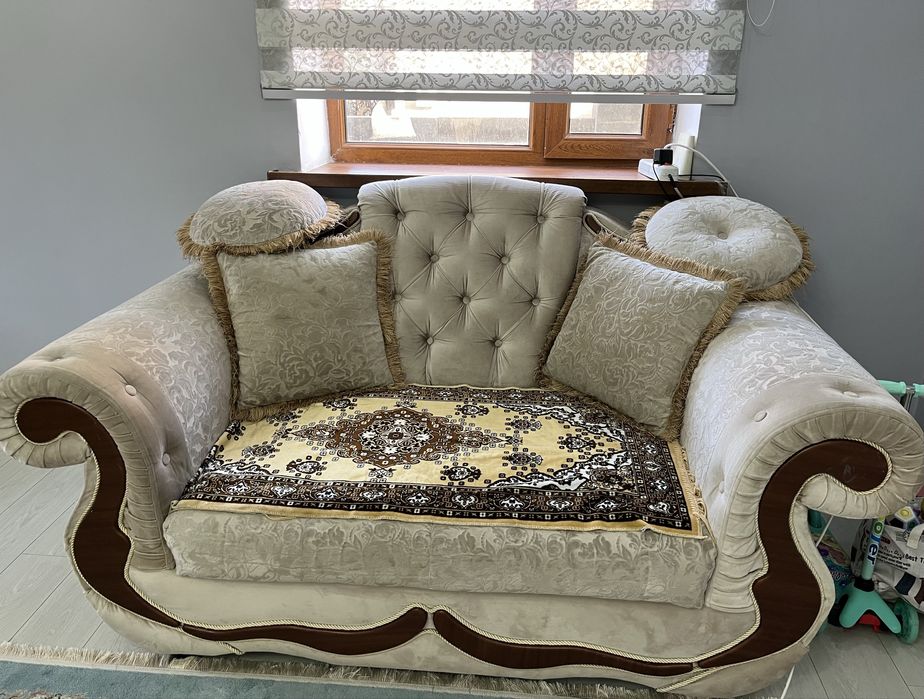 Диван с креслой