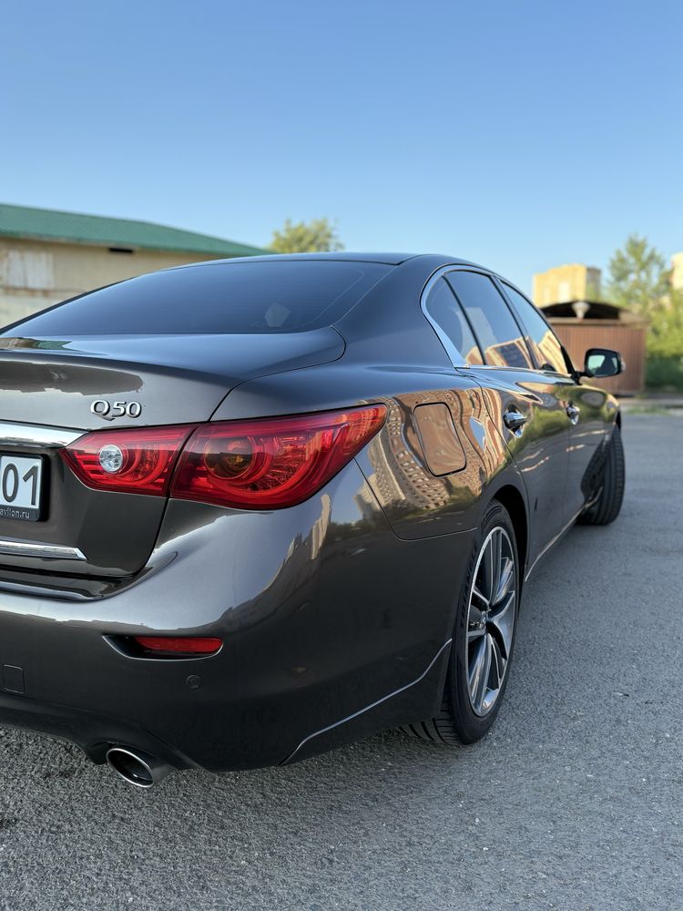 Продаю Infiniti Q50