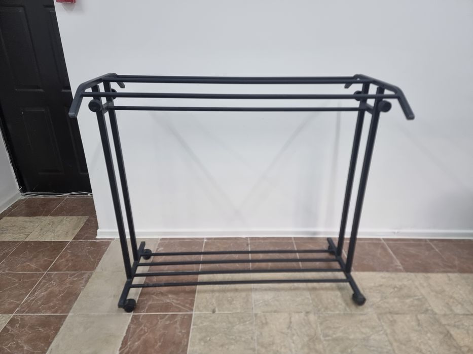 Вешалка металлическая