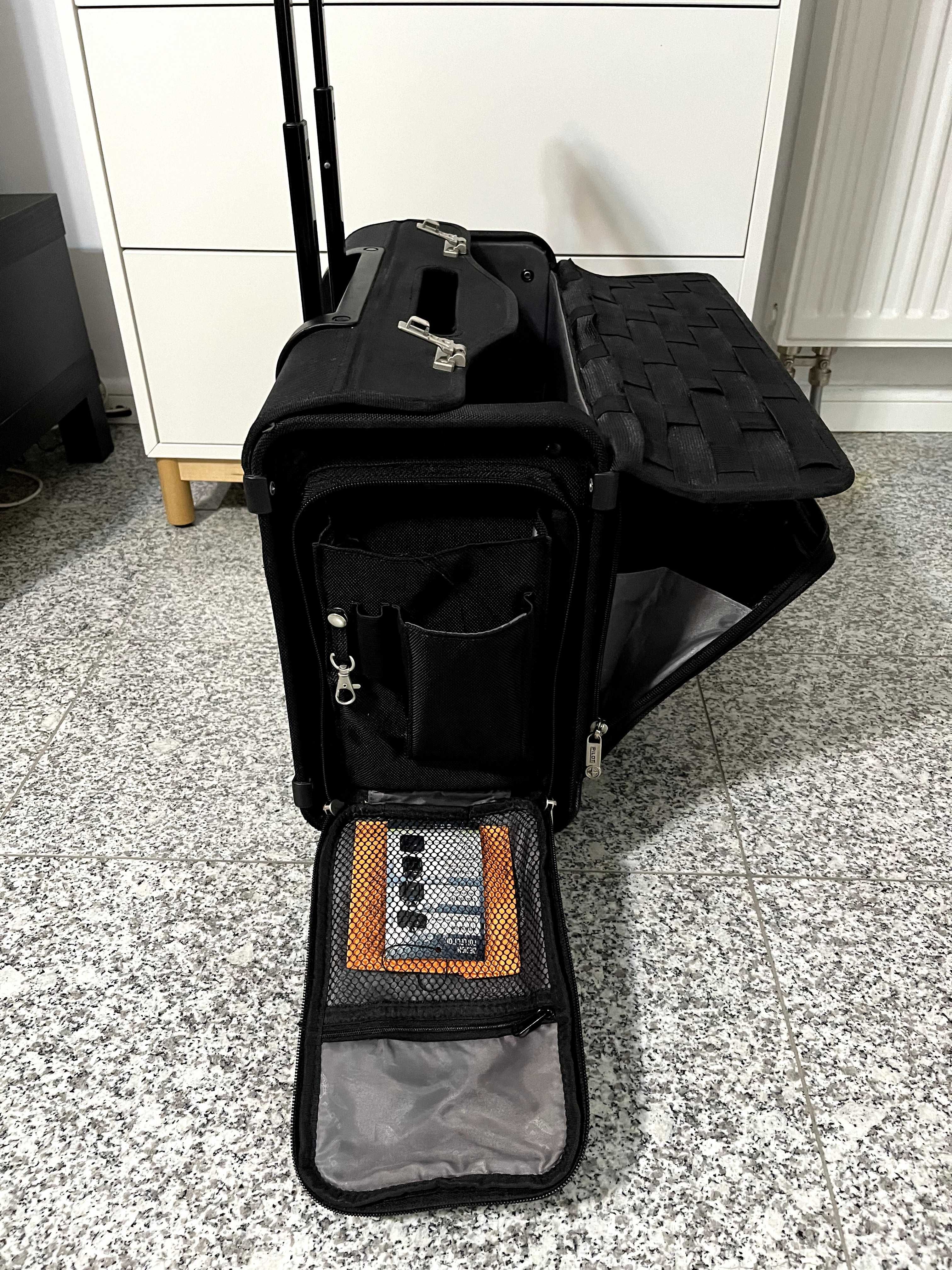 Airline pilot bag