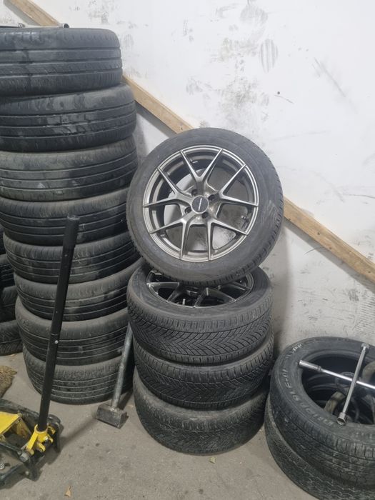 Продаются диски с шинами 350$ прошу  состояние новые диски. Торг есть.