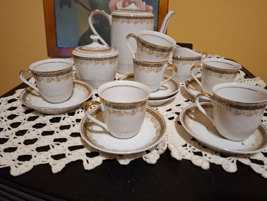 Сервиз за кафе порцеланов