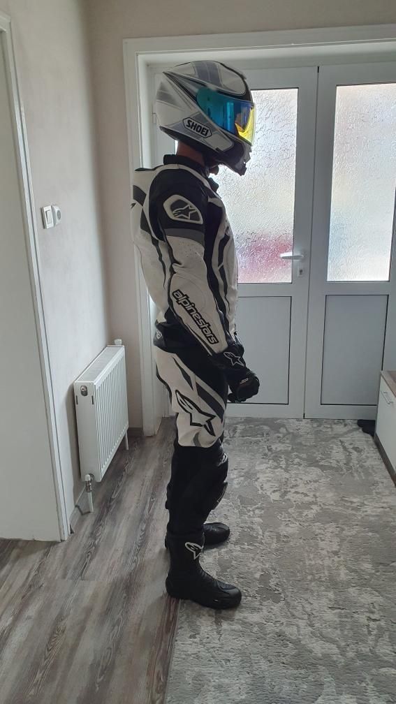 Продавам кожен мото екип alpinestars