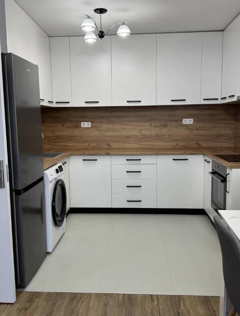 Дава се под наем Двустаен апартамент в Пловдив, Каменица 2 - 64 кв.м за 400 € - Снимка #2