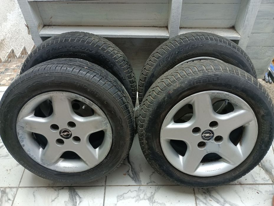 Лети джанти с гуми 185/65/R15- 310лв