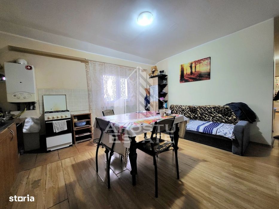 Apartament cu 3 camere, open-space, centrala proprie, zona Lipovei
