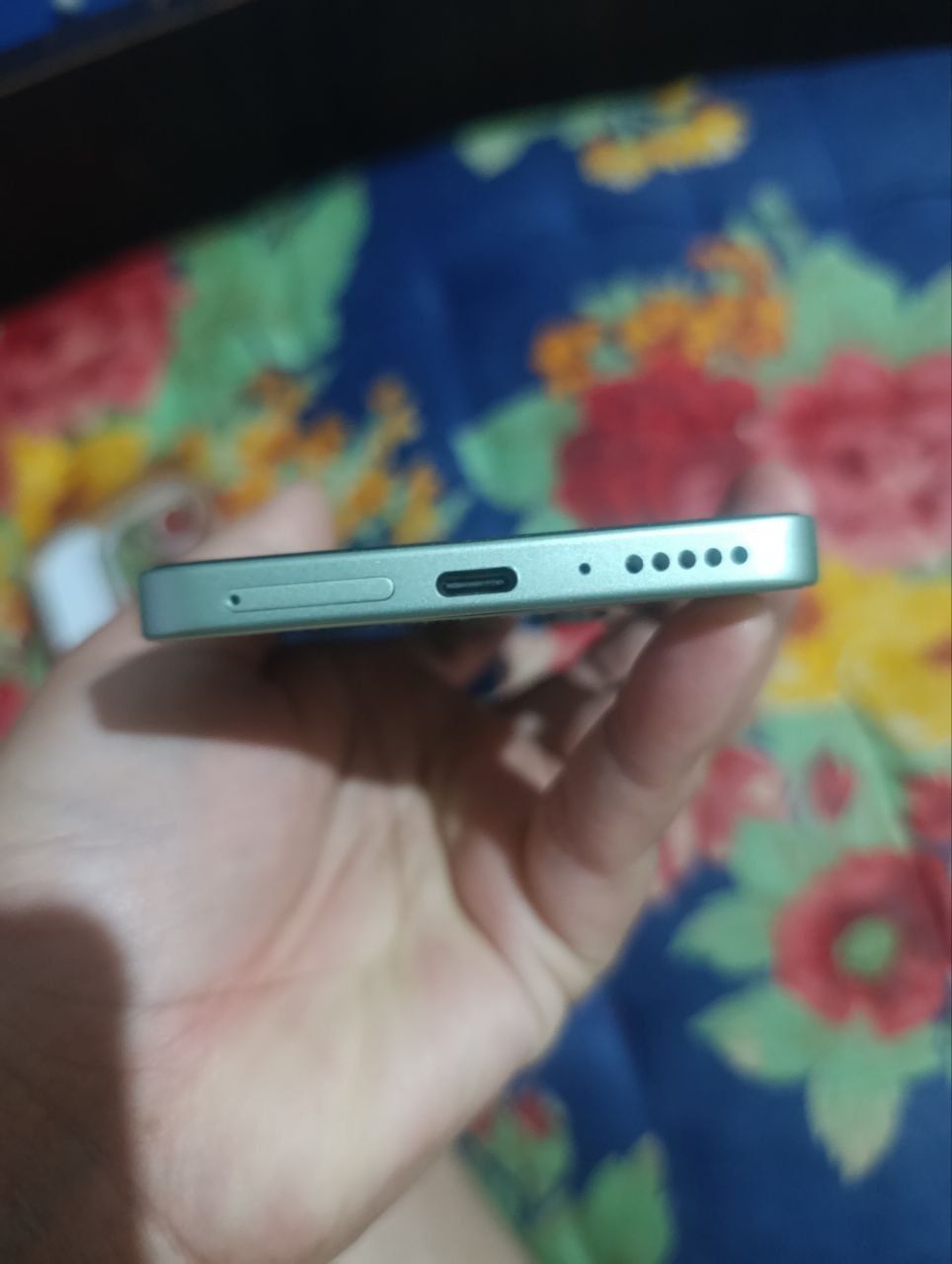 Redmi note 13  6 /128 zor iwlidi aybi yoq