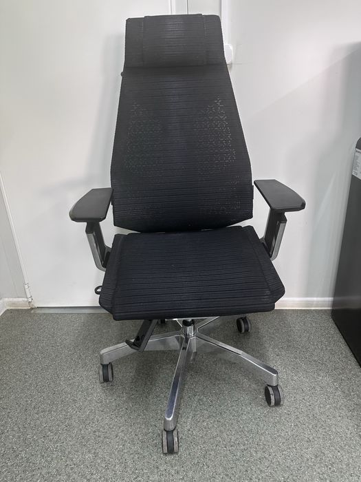 Scaun ergonomic GENIDIA cu sistem de avertizare posturala