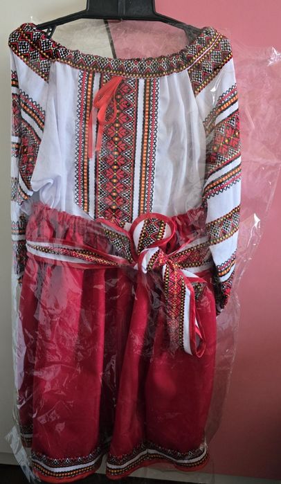 Costum popular fete