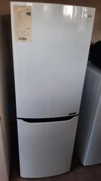 Продаю холодильник лж с доставкой до дома.