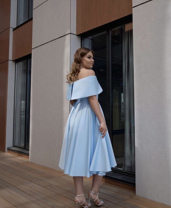 Атласное вечернее коктельное платье