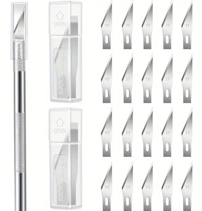 Нож за рязане на фолио и резервни остриета.