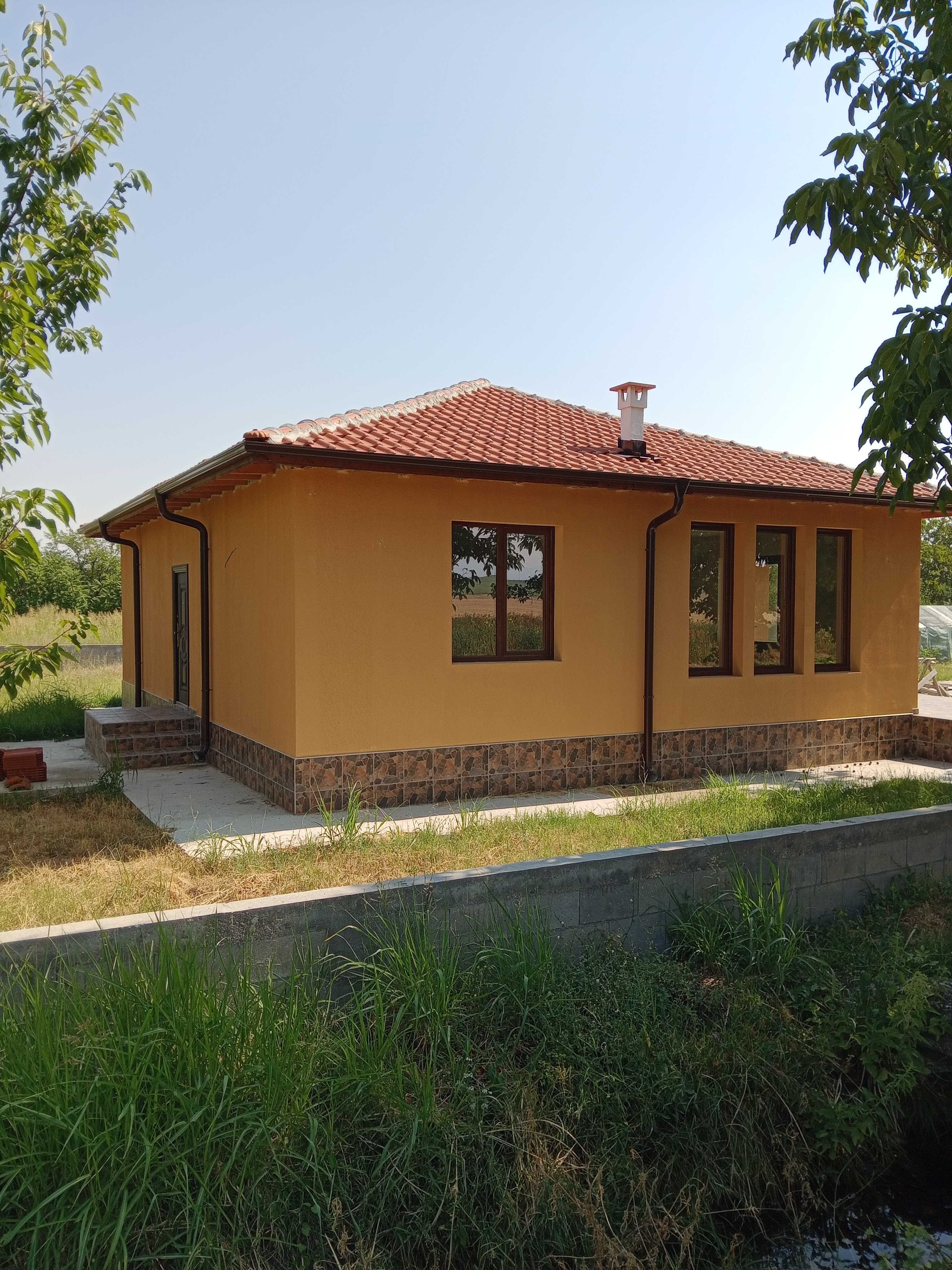 Продавам къща, с.Избеглии