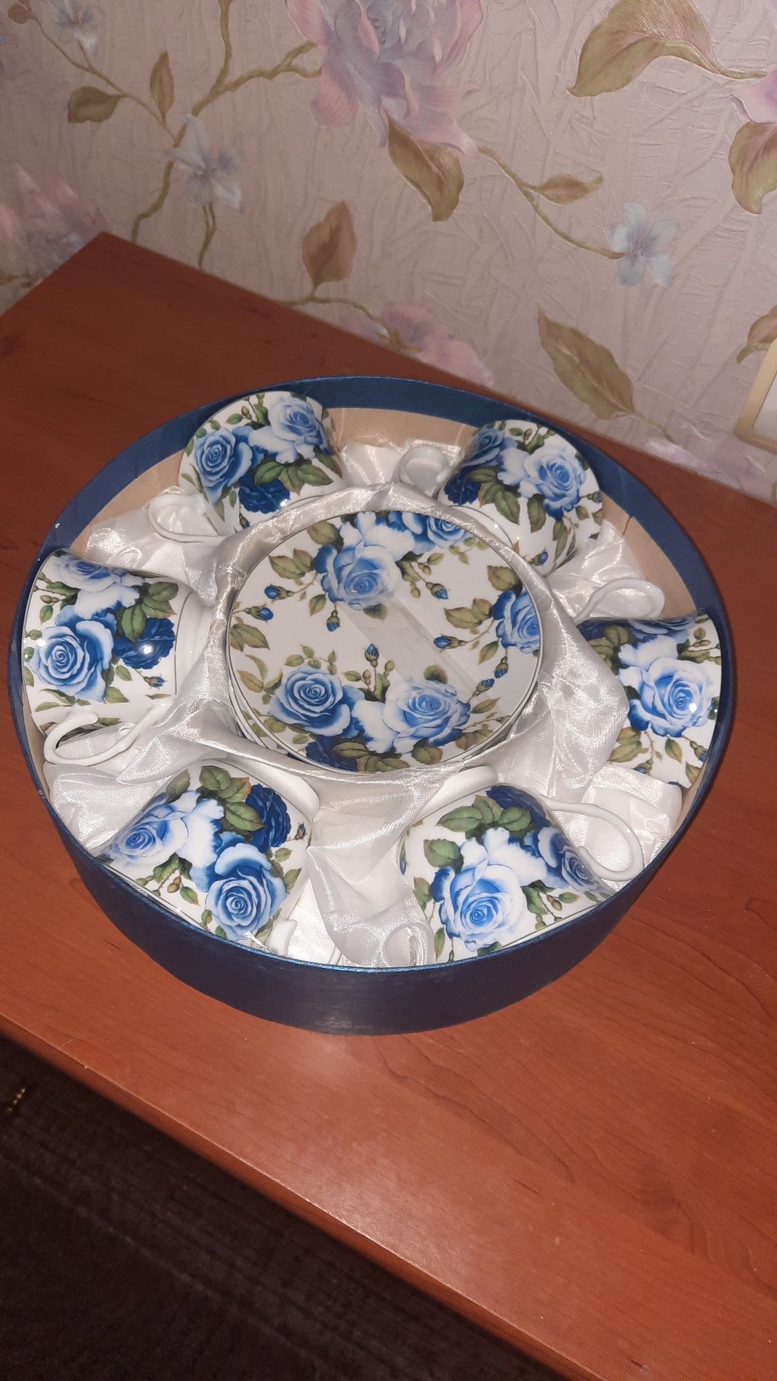 Продам наборы для праздничного стола