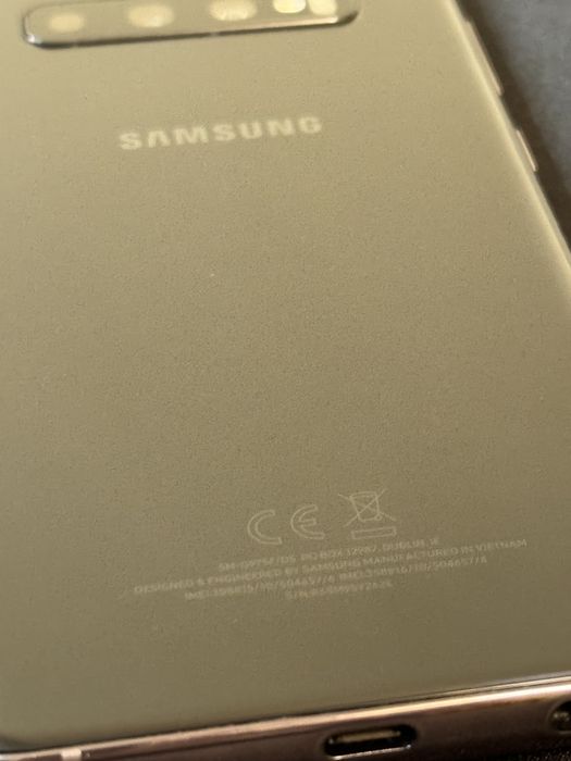 Samsung Galaxy S10+ *КАТО НОВ*