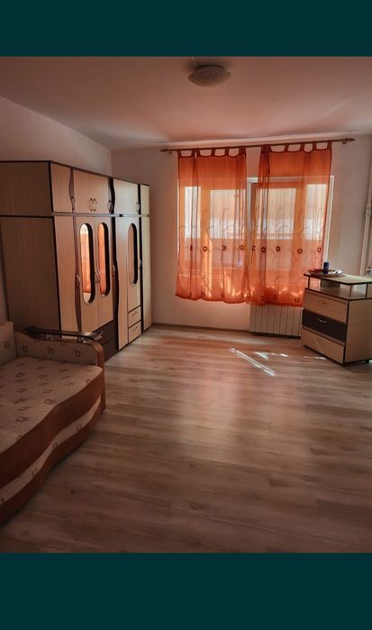 Garsoniera inchiriat