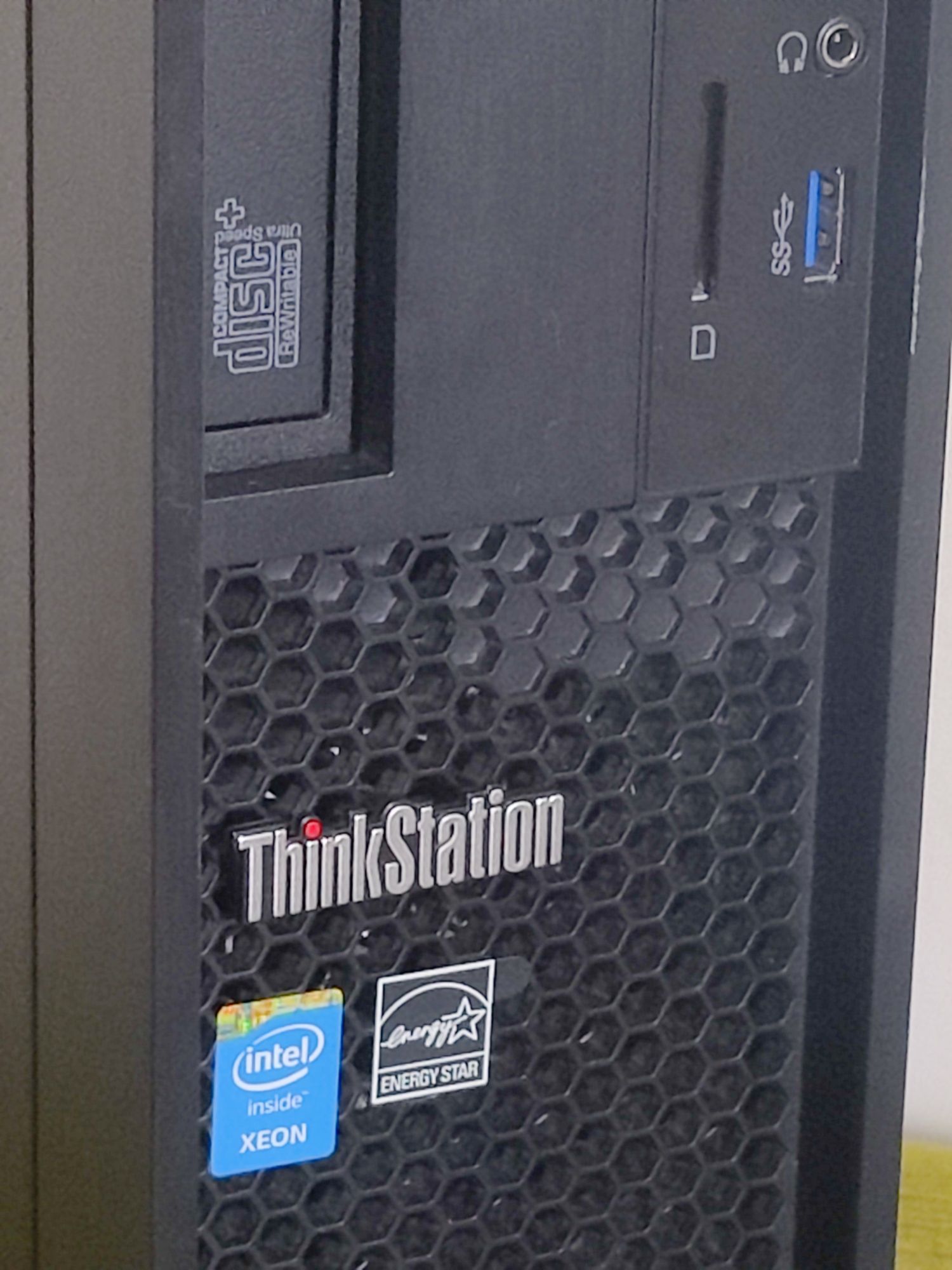 Calculator PC Lenovo Thinkstation P300, Intel xeon E3-1231 v3, ssd 512