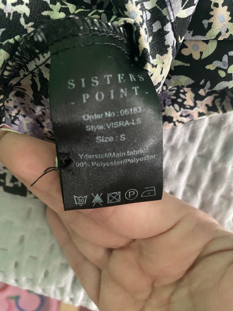 Риза с цветя Sisters point