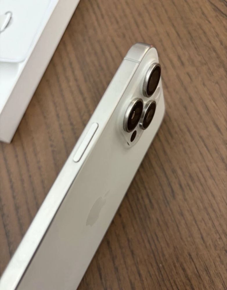 iPhone 15 Pro заключен