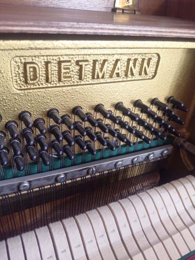 Акустично пиано Dietmann