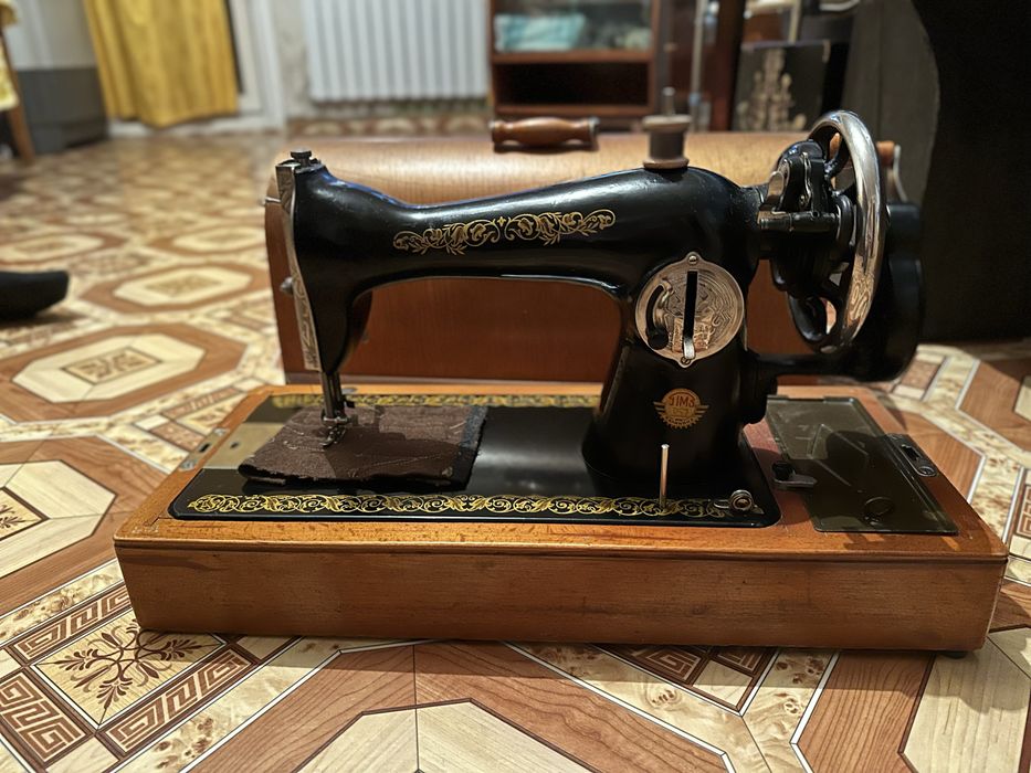 Продам швейную машинку советскую