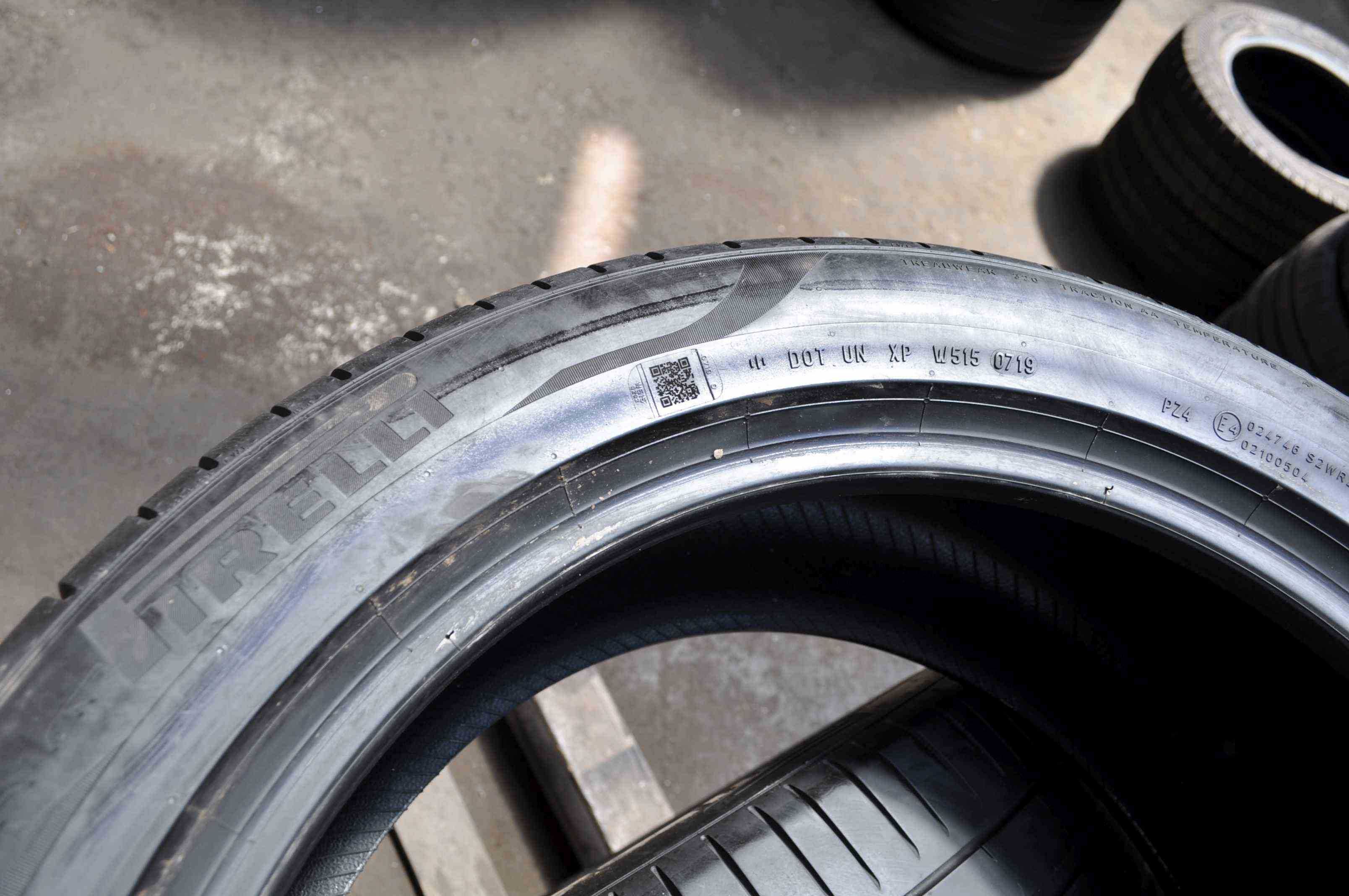 SET 2 Anvelope Vara 305/40 R20 PIRELLI P Zero PZ4  Runflat