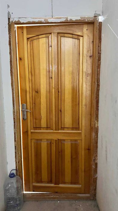 Продаются деревянные двери