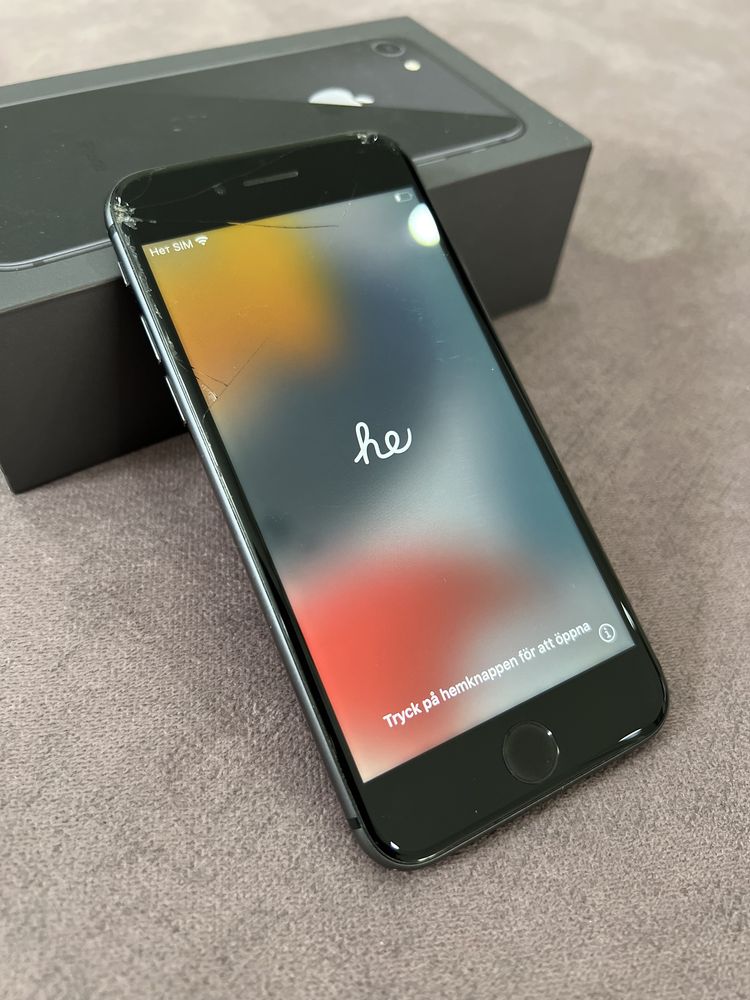 Срочно продается IPhone 8