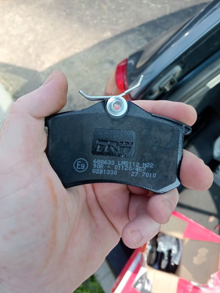 Discuri frana spate brembo. Și plăcute trw