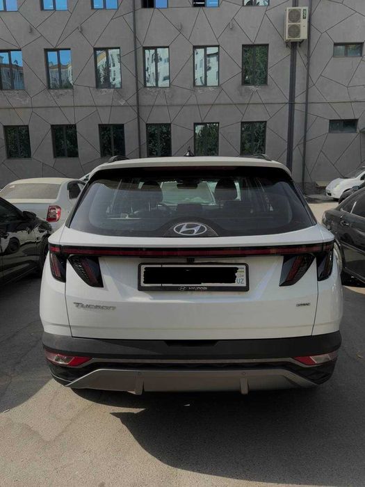 Hyundai Tucson High-Tech 2.0 MPI 6AT 4WD