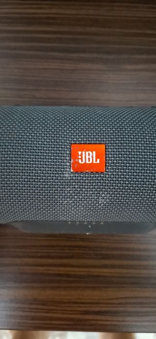 Boxa jbl chargee