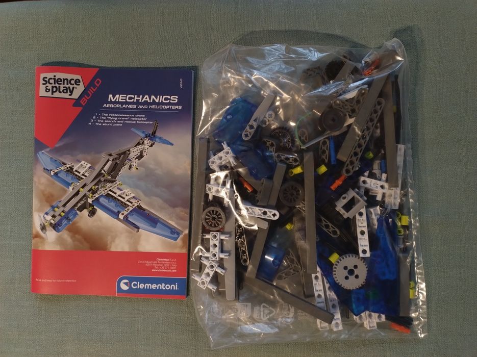 Clementoni constructor set avioane și elicoptere
